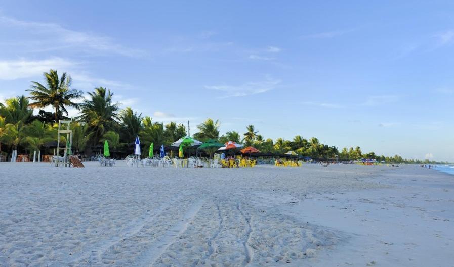 Chales Suites Pe Na Areia グアイビム エクステリア 写真